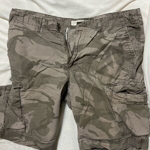 Men's Sonoma cargo shorts size 40 camouflage print